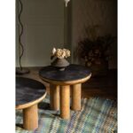 طاولة جانبية