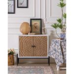 مكتبة خشبية