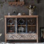 مكتبة خشبية