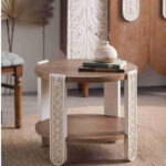 طاولة جانبية