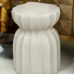 طاولة جانبية