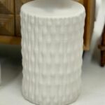 طاولة جانبية