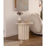 طاولة جانبية